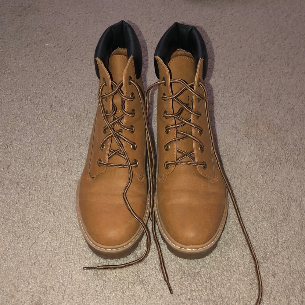 Combat  boots